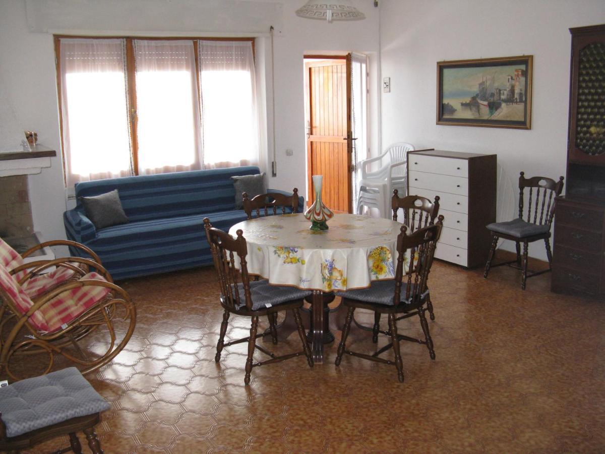 Borgo Spiaggia Isola Rossa Exterior photo